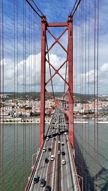 25 de Abril Bridge, Lisbon