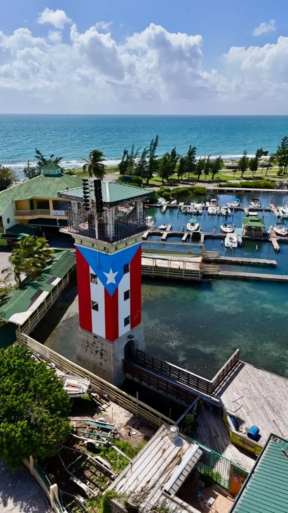 Lighthouse painted with the Puerto Rico flag