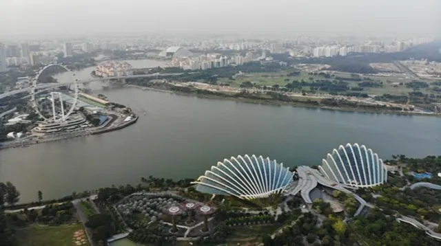Singapore Flyer and Marina Bay